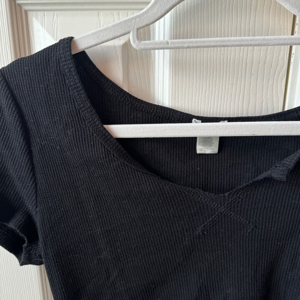 black crop top